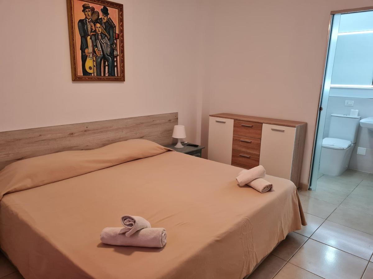 Habitaciones Nathaly Armenime Exterior photo